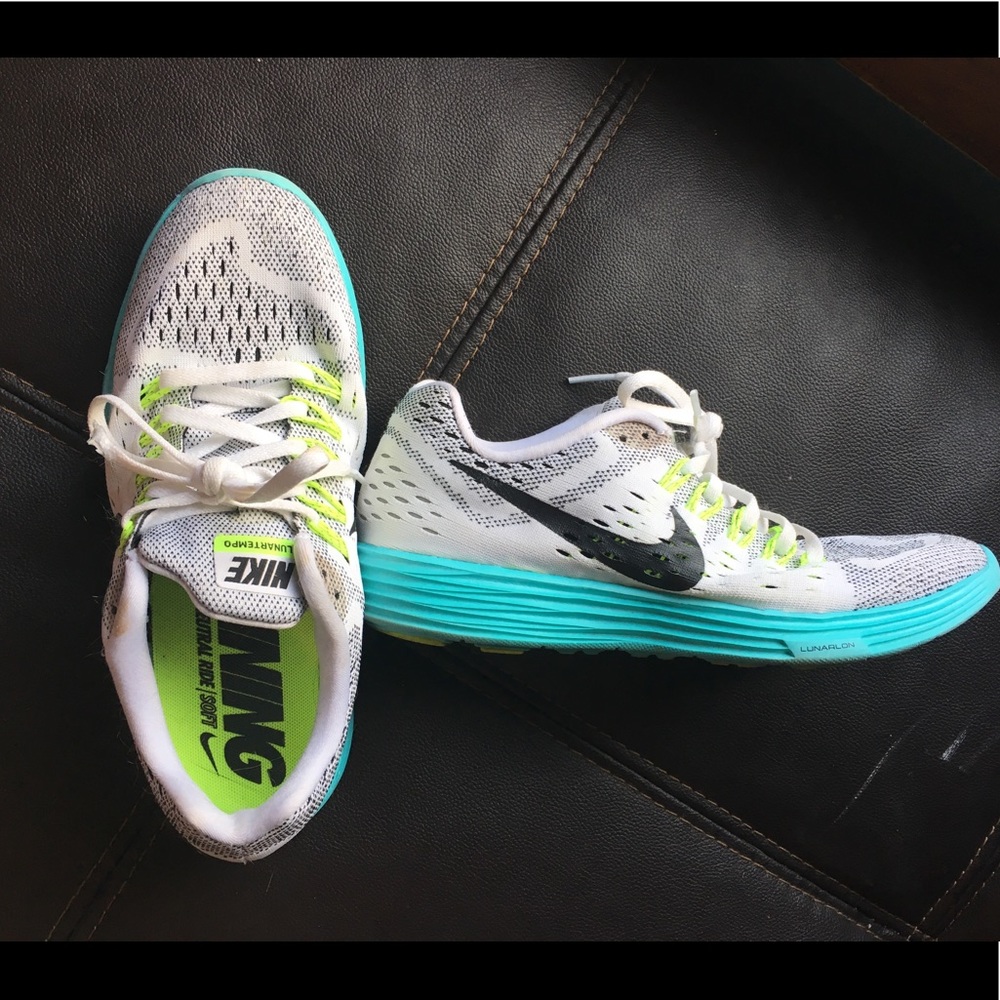 Nike 7.5 lunar run shoes